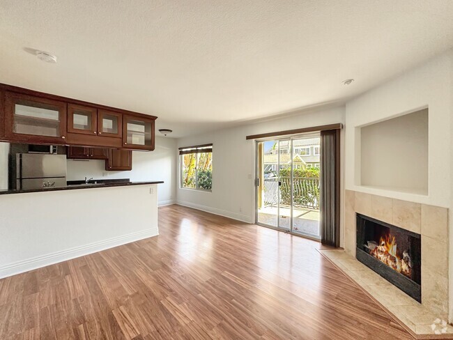 Building Photo - Gorgeous 1BD/1BA condo available for lease... Unit 131