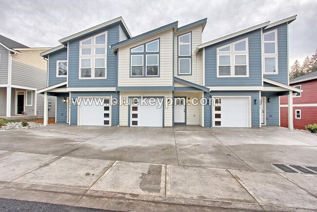 BRAND NEW! Unit 209-C: 3 Bed, 2.5 Bath Tow... - BRAND NEW! Unit 209-C: 3 Bed, 2.5 Bath Tow... Casa