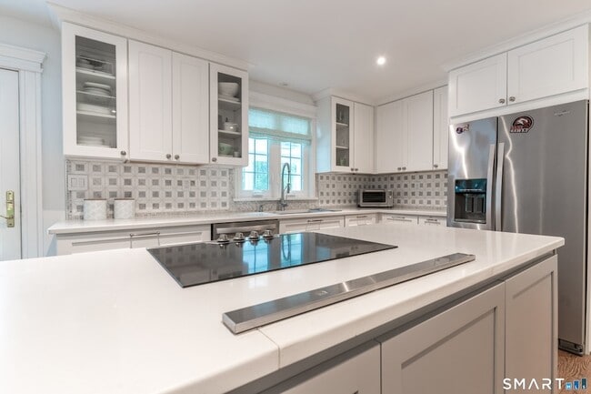 Photo - 85 Thayer Dr