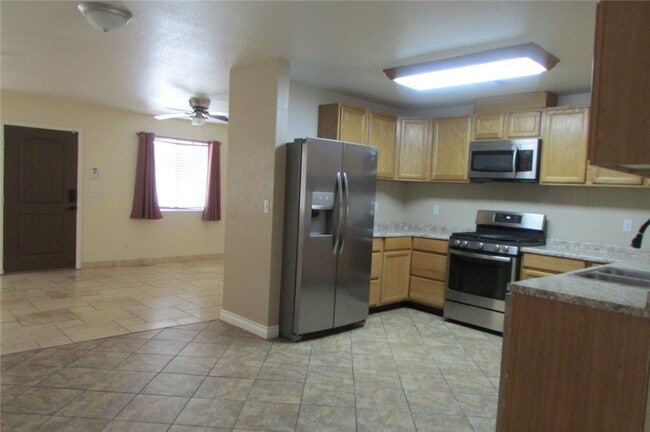 Photo - 548 Ramar Rd