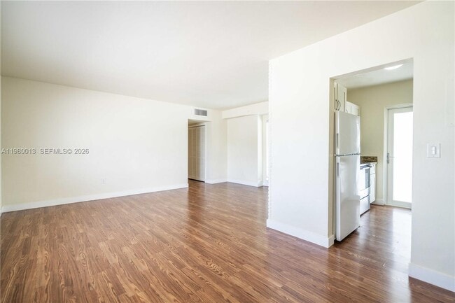 Photo - 1940 Biarritz Dr Unidad 22