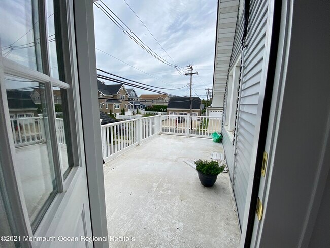 Photo - 402 A St Townhome