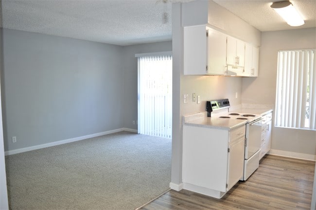 Photo - Riverglen by the River