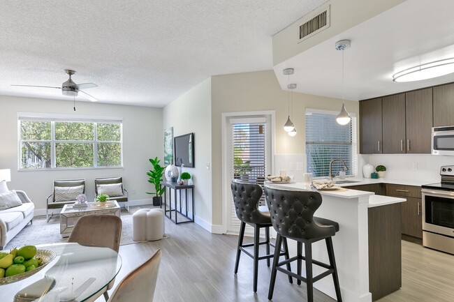 B2 Marseille - Townhouse 2 Beds 2 Baths 2 Car Garage