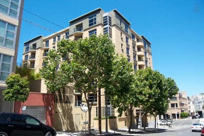 The Washington Street view of the building. - 1800 Washington Street Apartment Unit #318