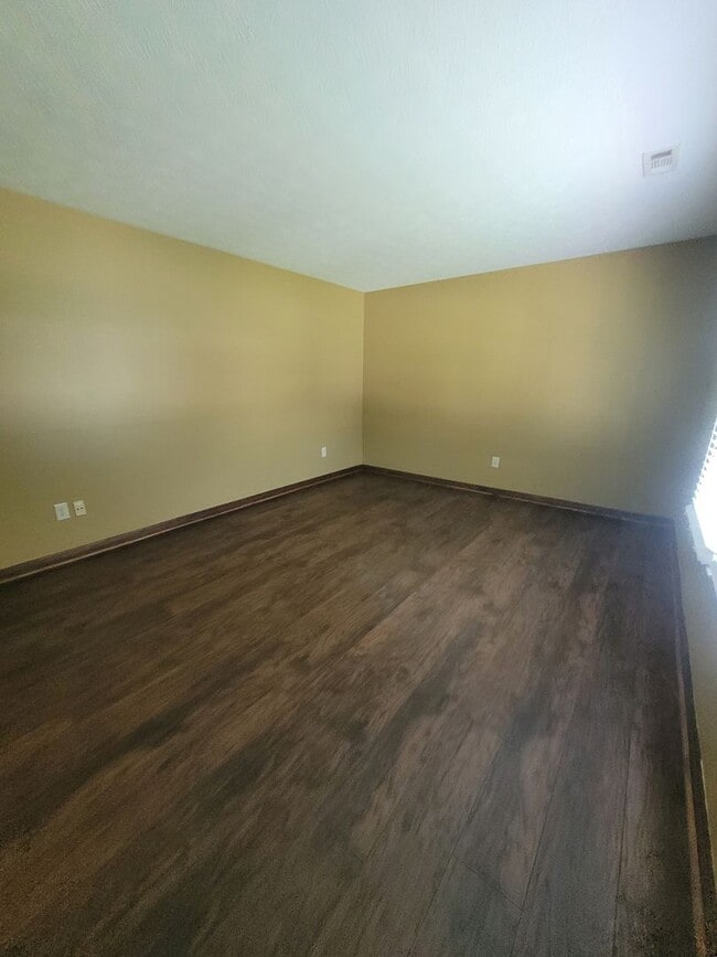 Photo - 244 Vicky Ct