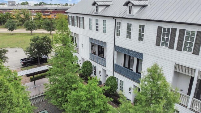 Building Photo - 2956 Rusk St Rental
