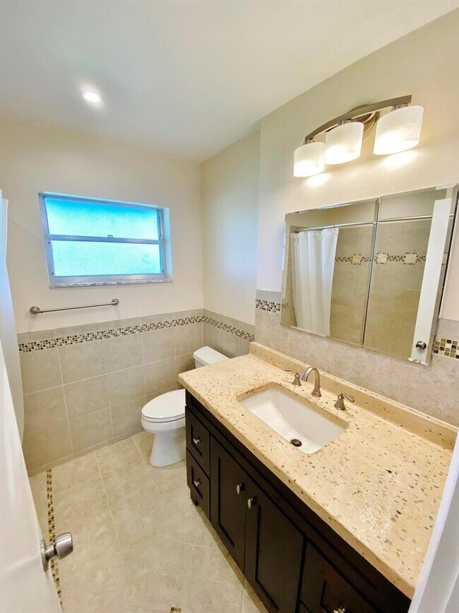 Photo - 5170 SW 40th Ave Unit 4E