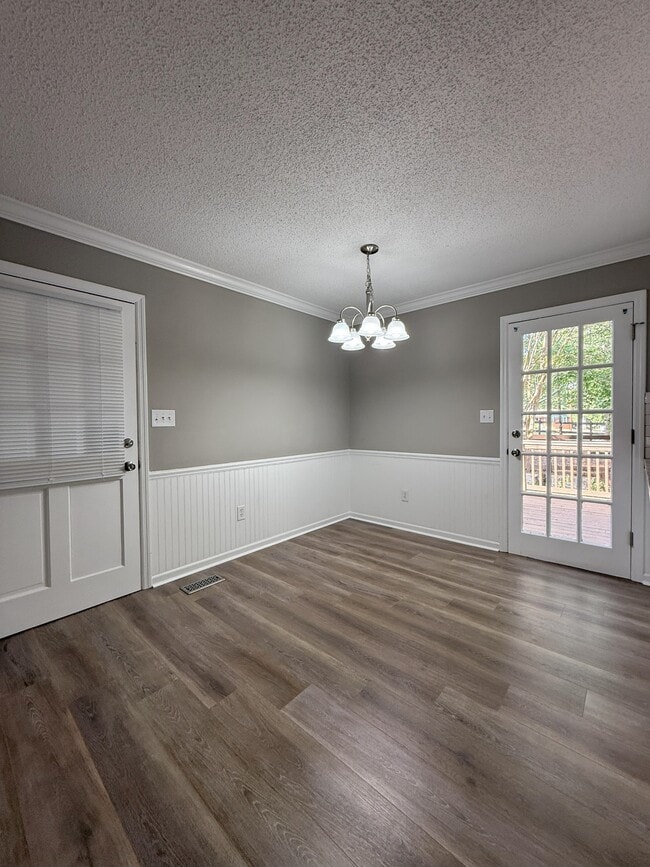 Photo - 1050 Aiken Rd