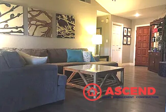 Photo - Beautiful 4 Bedroom Home Near Coffee Rd. & Hageman Rd.