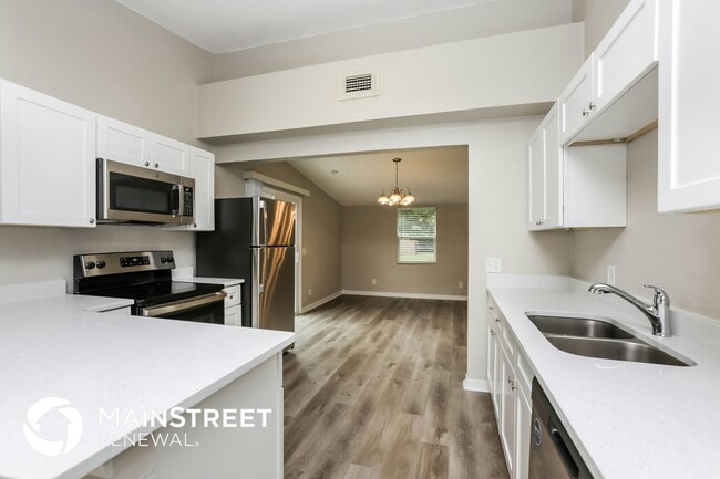 Photo - 2428 S Maple Ave