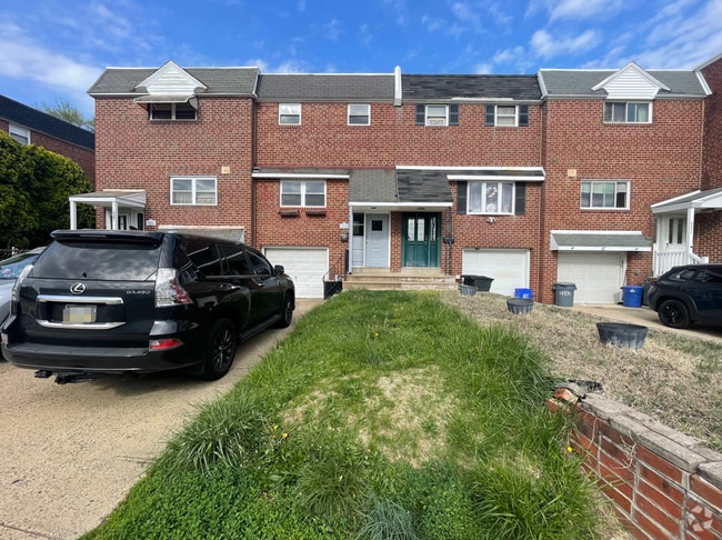 Building Photo - 3343 Fairdale Rd Rental