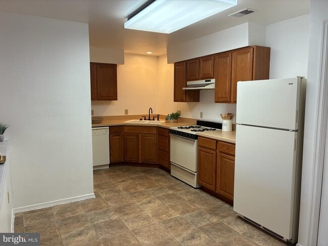 Photo - 534 Pangborn Blvd Unit A1