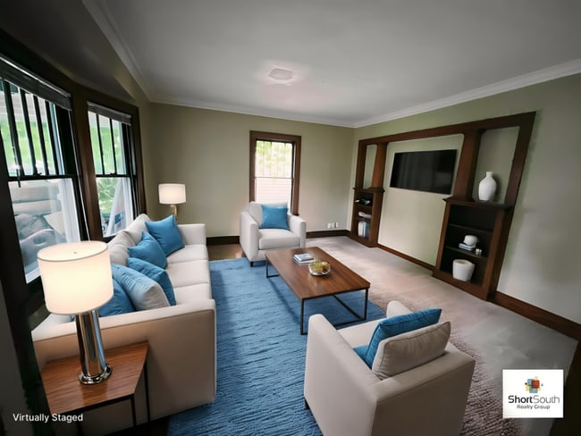 Building Photo - Recently updated 4 bed 1.5 bath Single Fam...