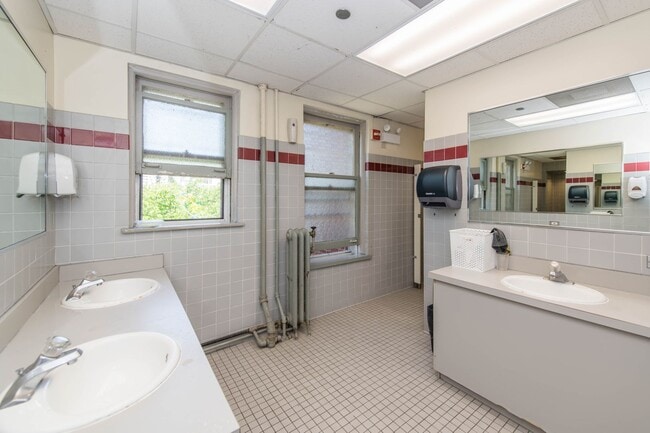 Photo - 5445 Ingleside By 3L Living