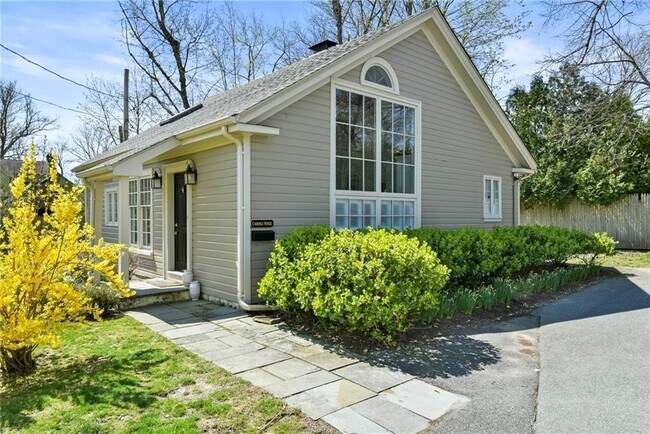 Photo - 397 Gibbs Ave