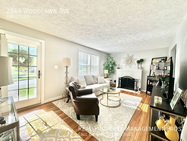 Photo - 2843 Woodlawn Ave