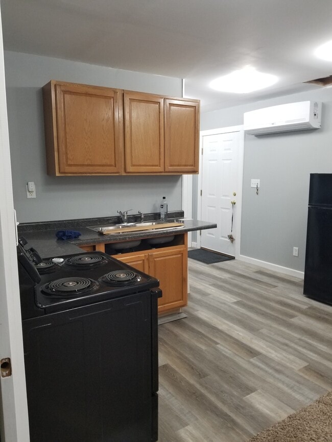 Photo - 807 Maple Ave