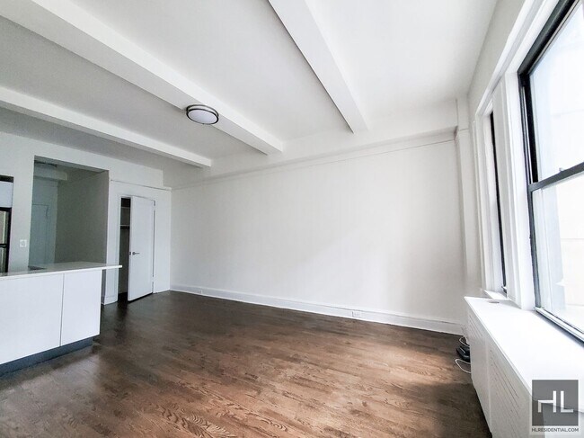 Photo - EAST 46 STREET Unit 7B