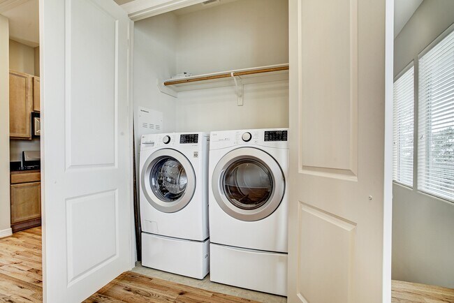 Building Photo - 3824 Center Plaza Dr