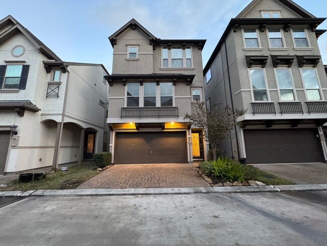 Building Photo - 1506 Brayson Oaks Pl