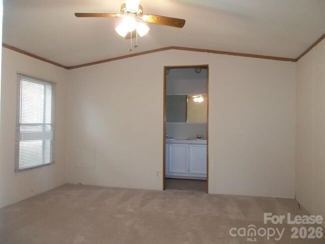 150 Thornwood Ln