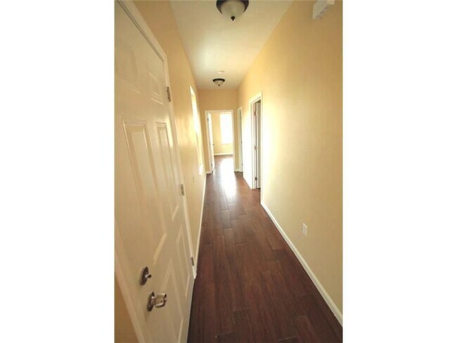 Not a shotgun! Private Bedrooms with side hall and windows. - 2528 Palmyra House