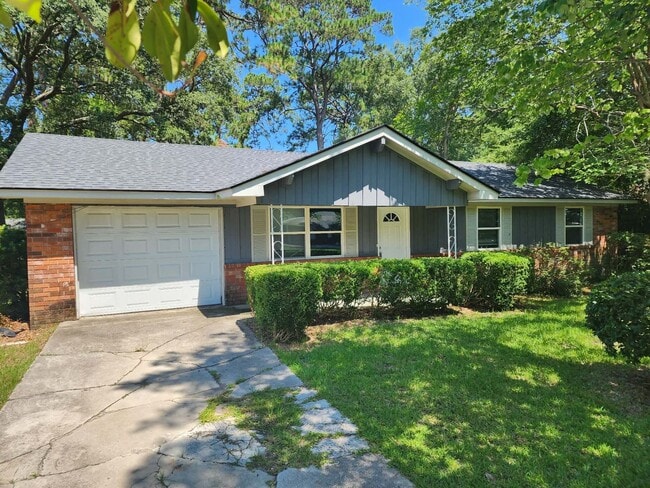 Photo - *Available Now* Remodeled 3 Bedroom 2 Full bath home in great area in the Hesse K8 School District!!