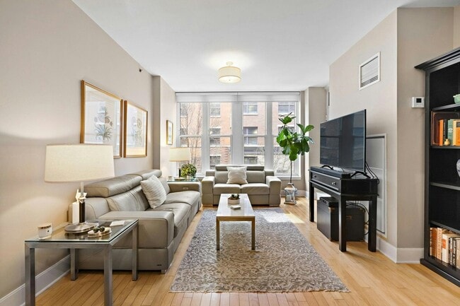 Photo - 1125 Maxwell Ln Unit 734