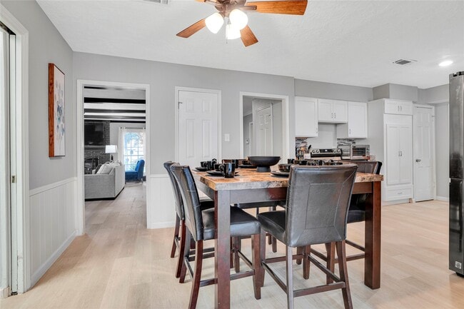 Photo - 1523 Saddlecreek Dr