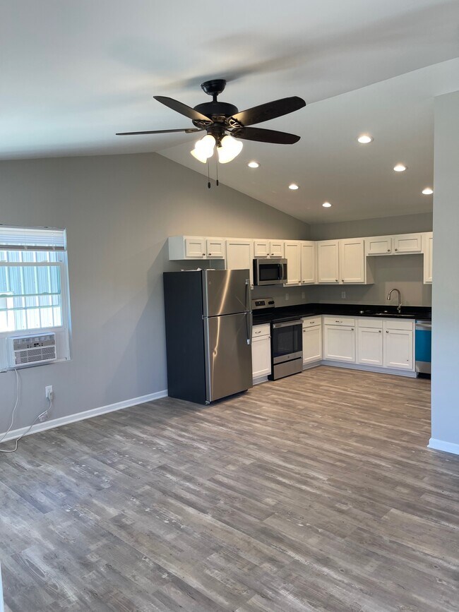 Photo - 13544 Township Hwy 201 NE