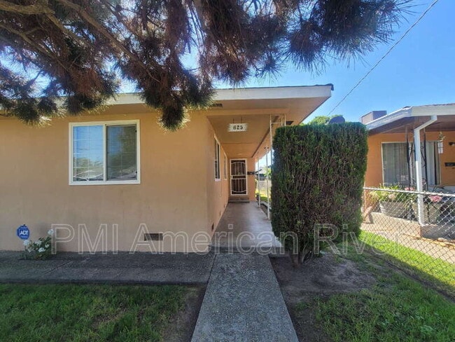 Building Photo - 625 Elizabeth St