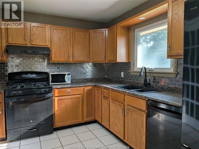 Photo - 3130 Academy Dr