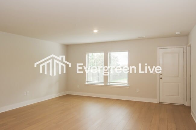 Photo - 22599 Dashwood Ln