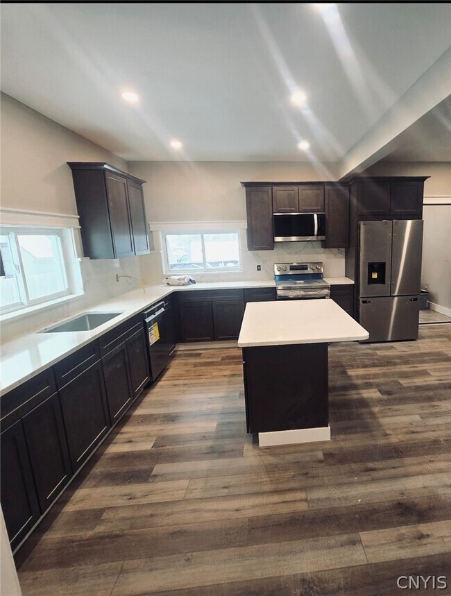 Photo - 69 Syracuse St