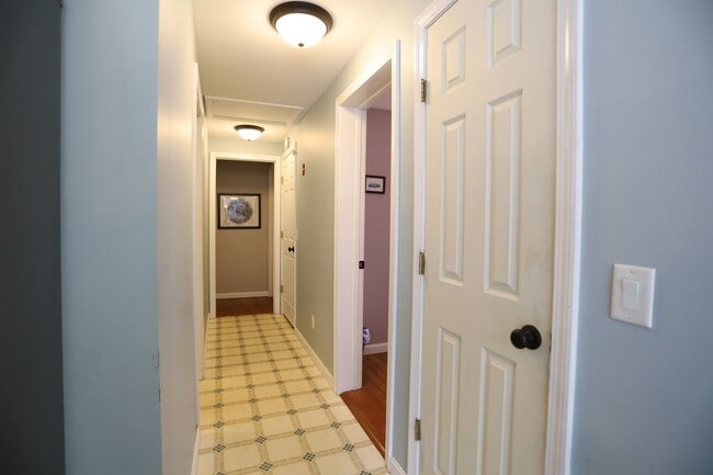 Photo - FURNISHED 3 Bed Winter Seasonal Great Location! Available 11/1/26 - $2395/mo
