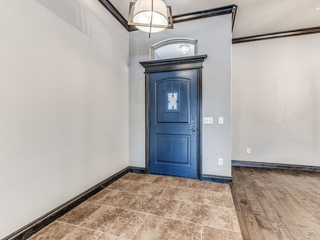 Photo - 13609 Gentry Dr