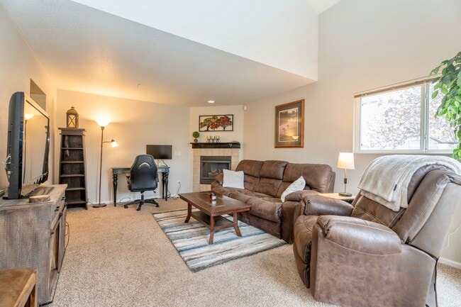 Photo - 1601 Great Western Dr