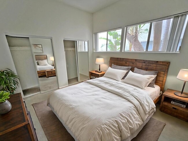 Photo - 11936 Darlington Ave Unit 101