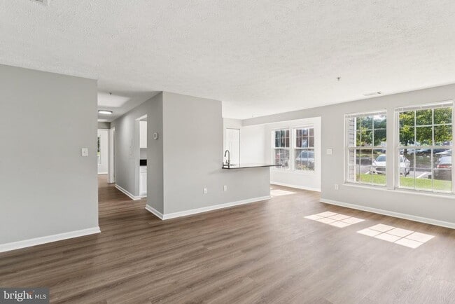 Building Photo - 699 Winding Stream Way Unit 104 Rental