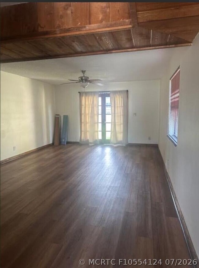 Photo - 5922 Thomas St