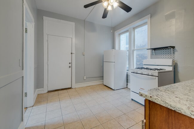 Photo - 2511 W Le Moyne St Unidad 3