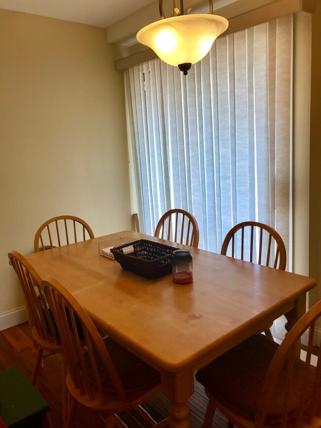 Photo - 122 Newport Bay Dr