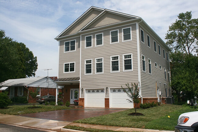 Building Photo - 801 N Florida St Unit 3-SharedBath-Left