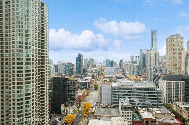 Building Photo - 900 W Washington Blvd Unit 32E