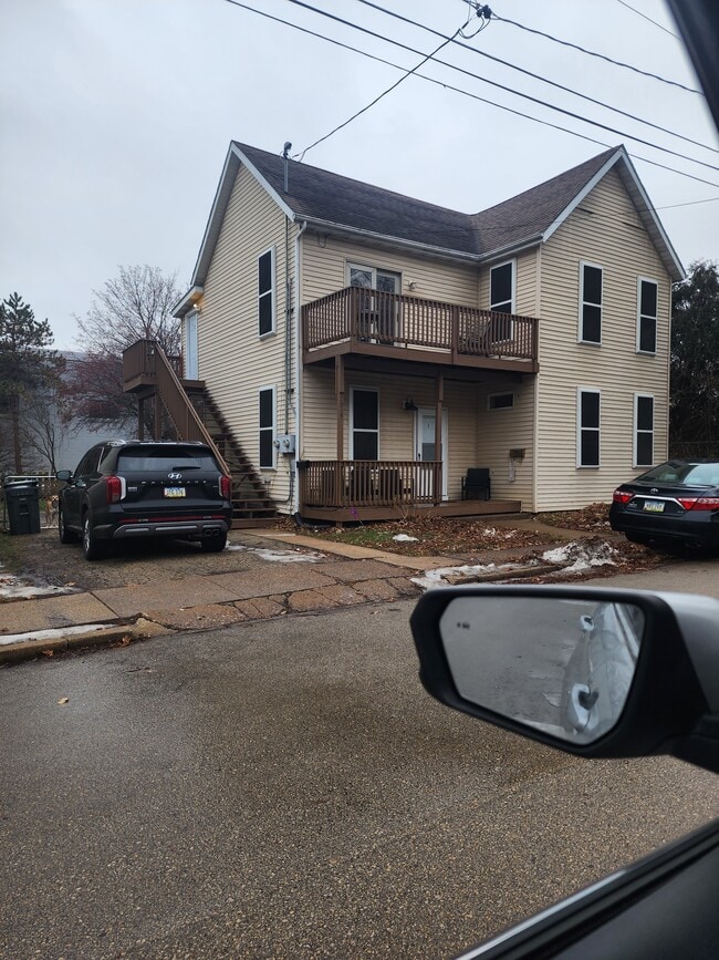 Building Photo - 2815 Pinard St Unit Apartment