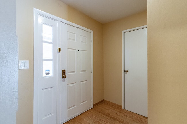 Photo - 416 Swallow Ln