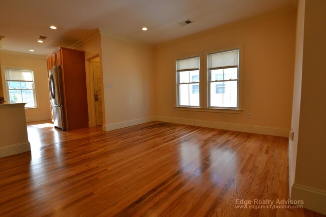 Photo - 25 Lothrop St Unit 2