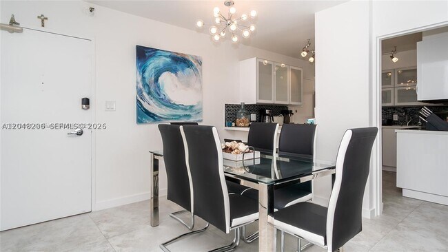 Photo - 5161 Collins Ave Unit 811
