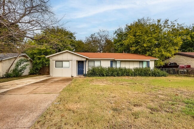 AVAILABLE NOW! Nice 3 bedroom, 1 Bath home... - AVAILABLE NOW! Nice 3 bedroom, 1 Bath home...